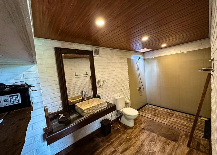V View House